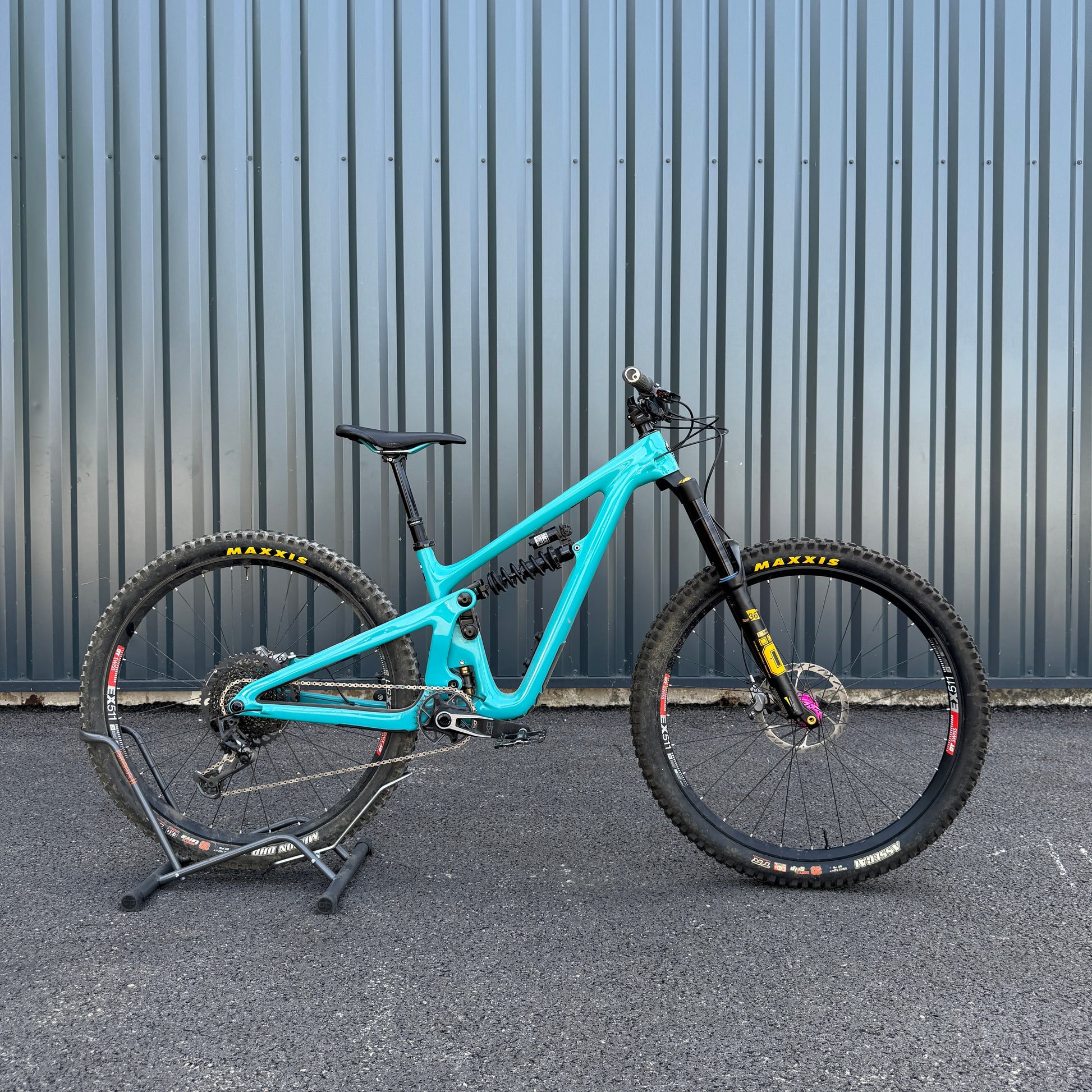 Yeti SB150 T carte
