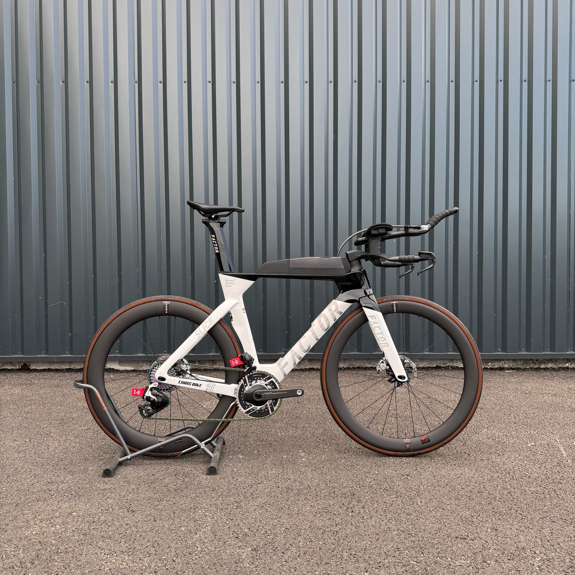 Factor Slick Red e1 axs