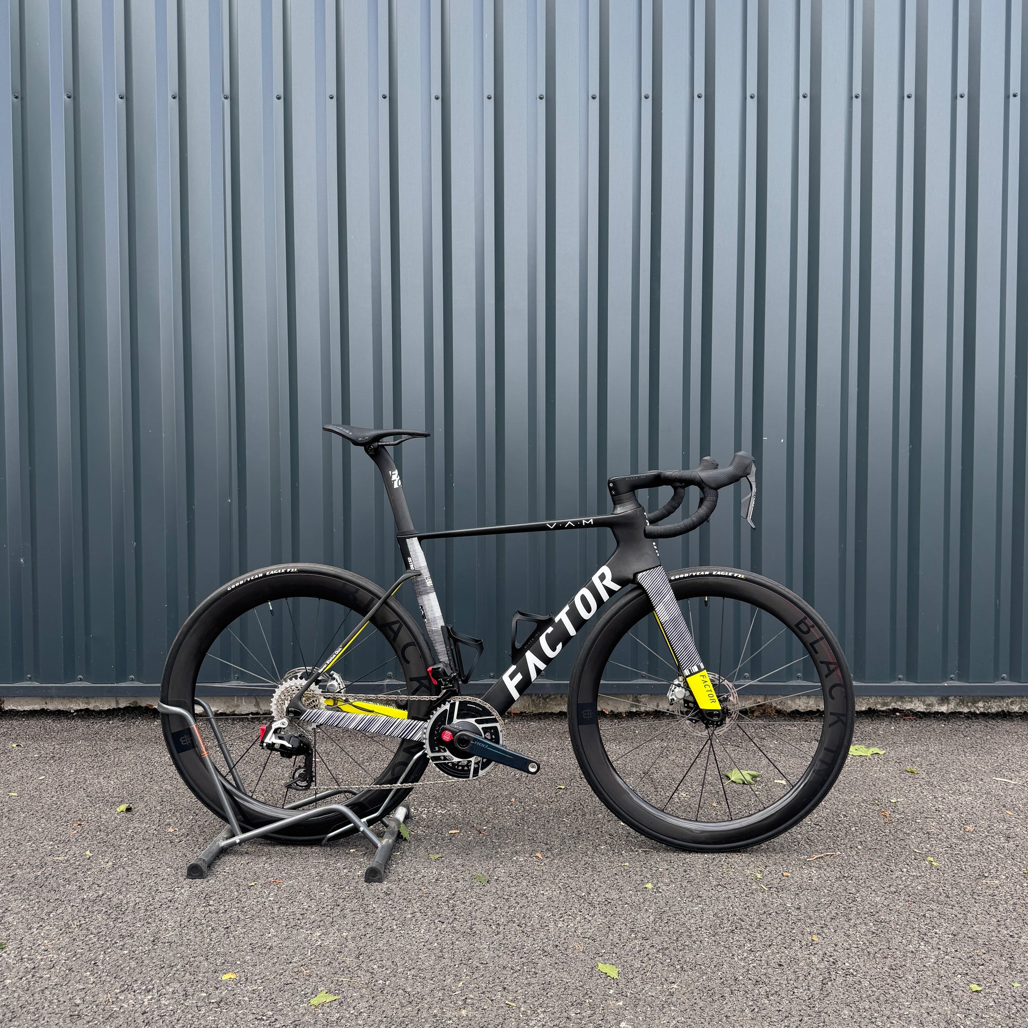 Factor Ostro Vam Red axs