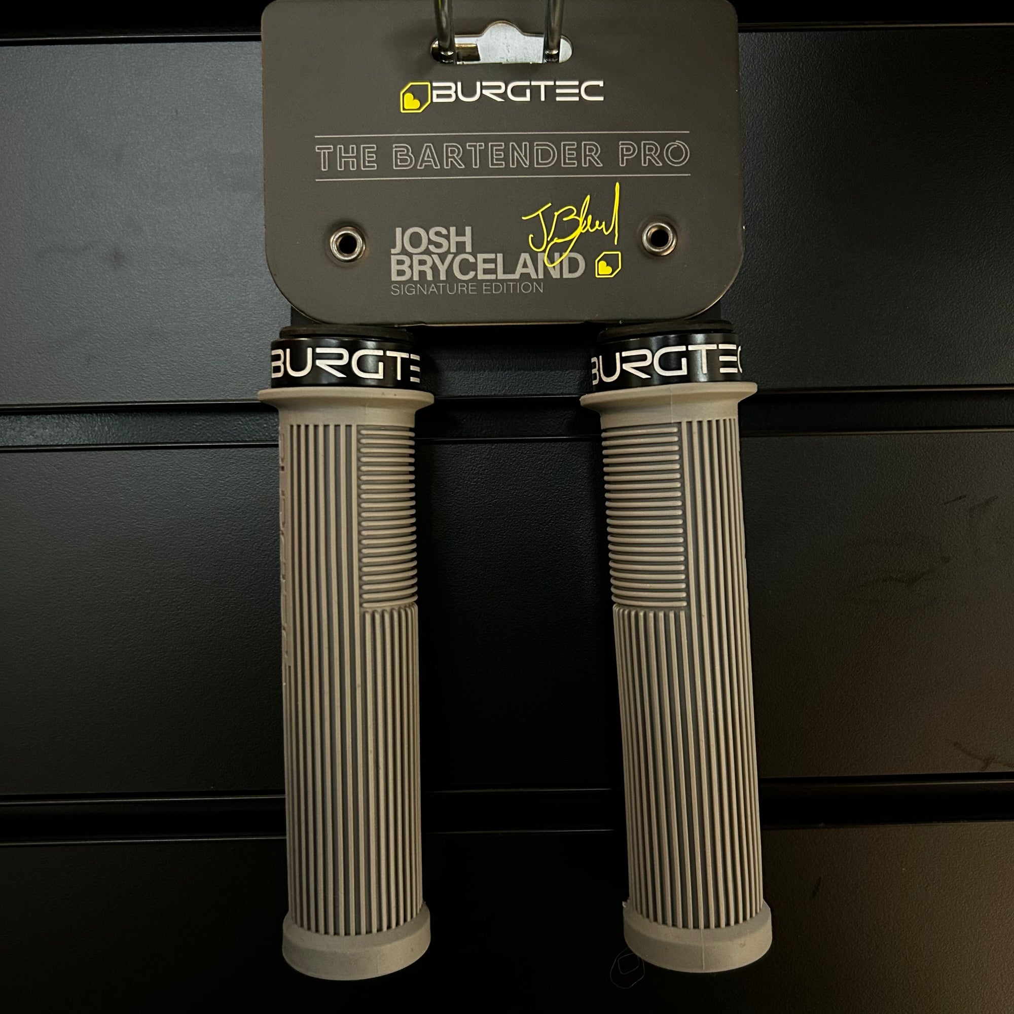 Poignées signature Josh Bryceland