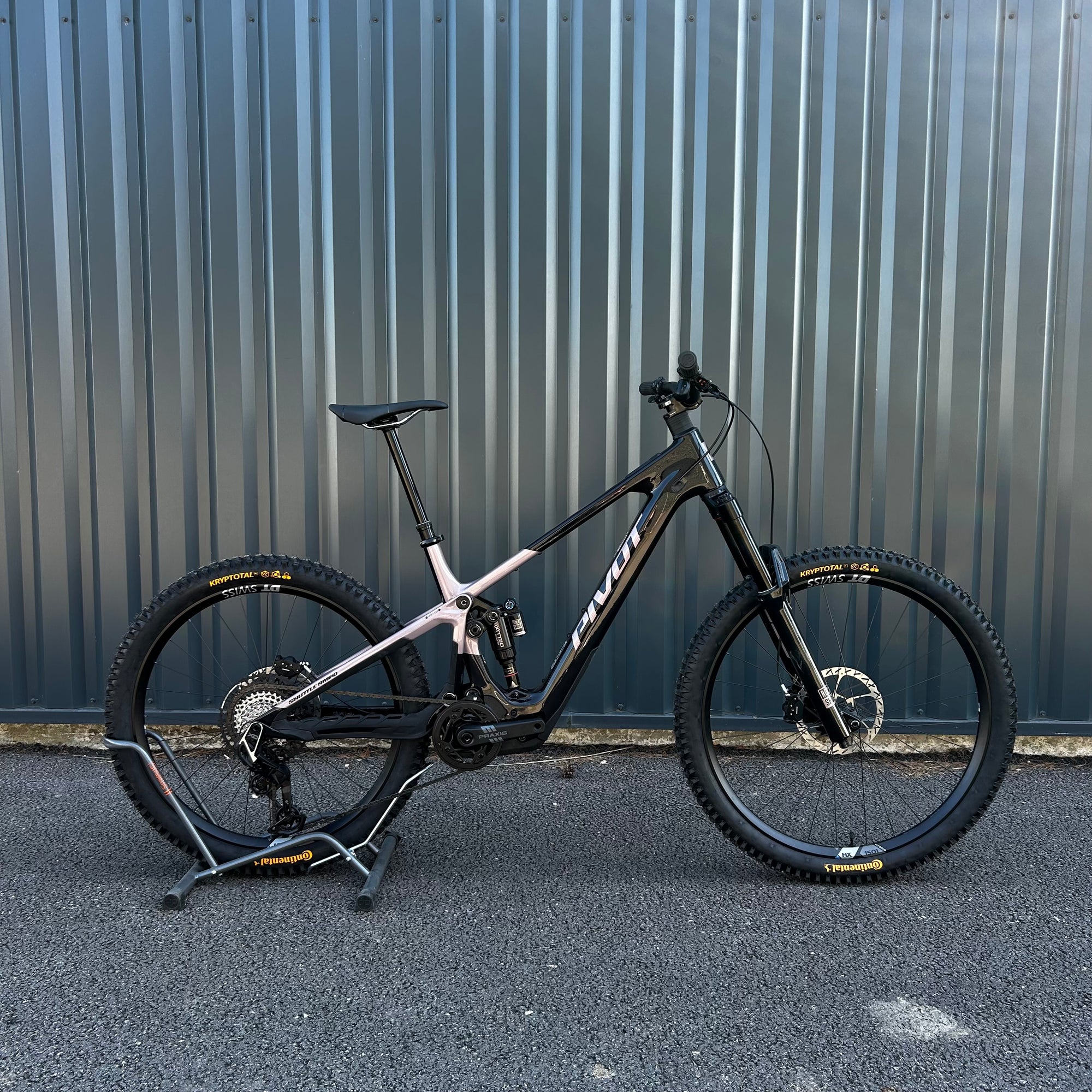 Pivot Shuttle AMP'd Pro XO AXS