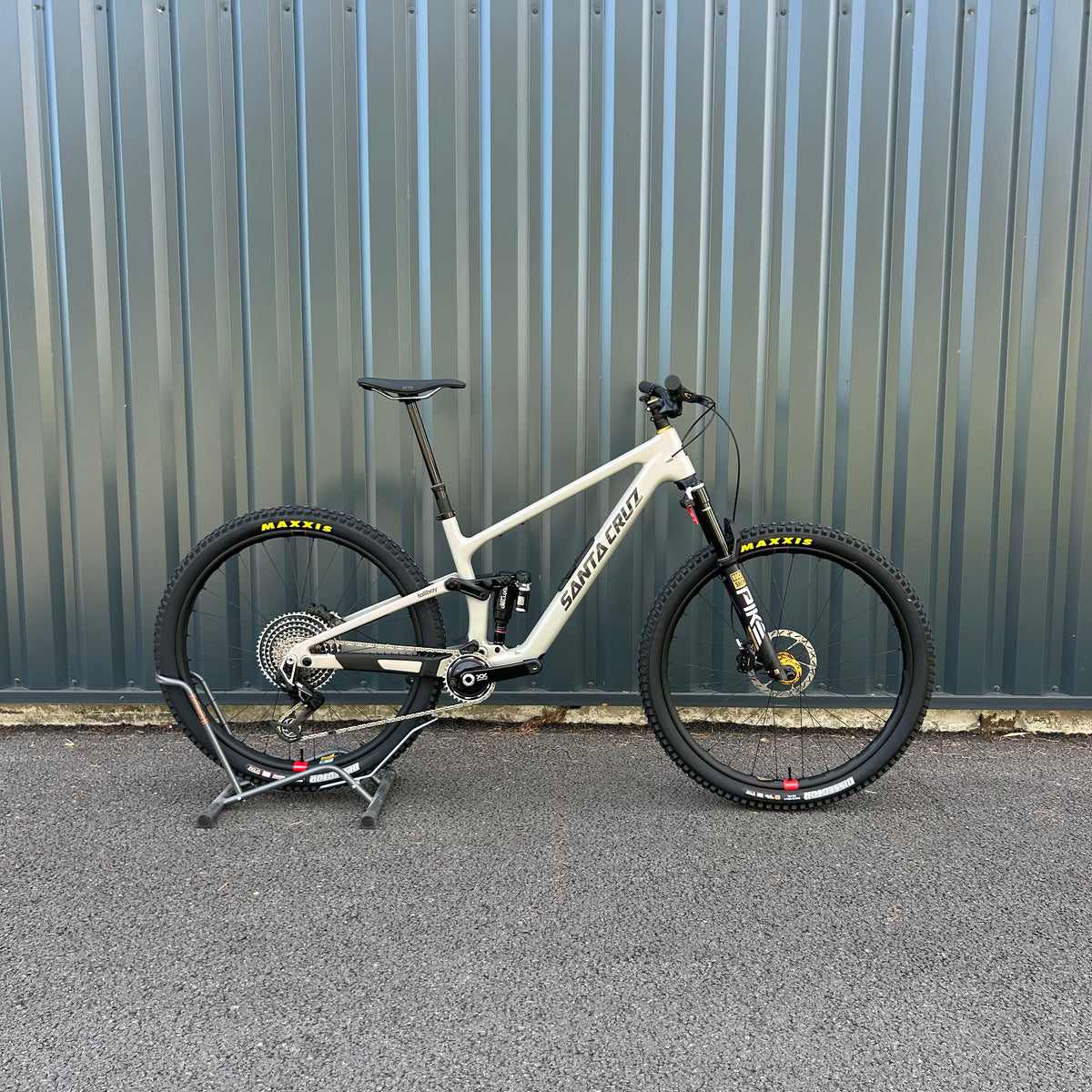 Tallboy XX AXS FA RSV