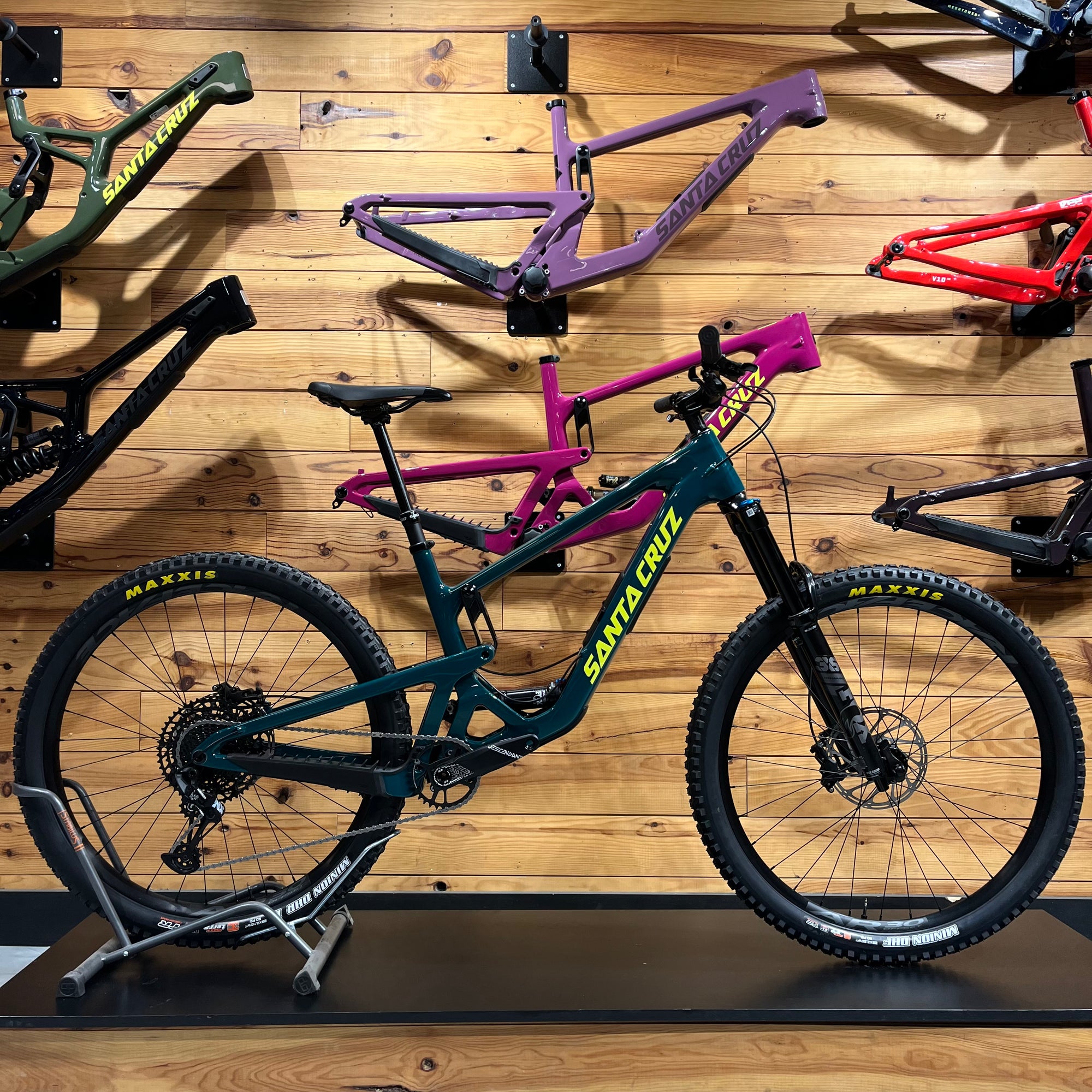 SANTA CRUZ HIGHTOWER C KIT-R